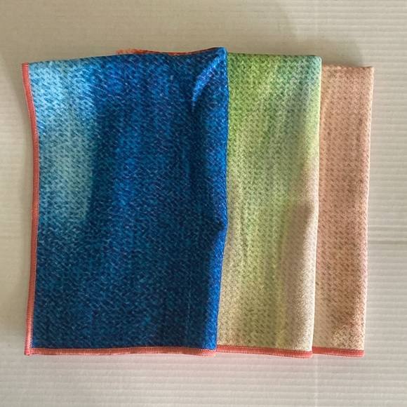 YOGAFINA Yoga Mat Towel - Picture 3 of 7